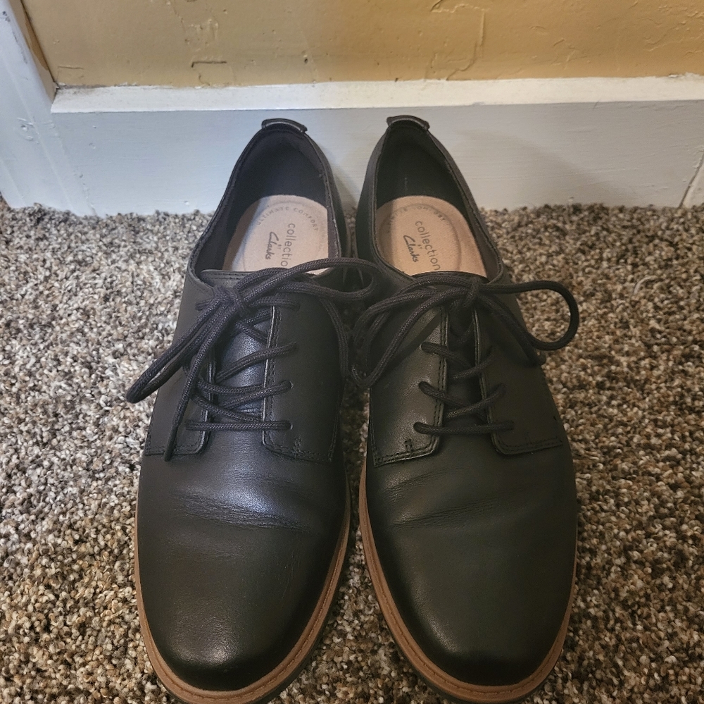 Clarks - Picture 3 of 4